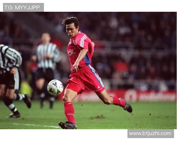 足球明星独特姿势大揭秘男士专属魅力瞬间尽显风采